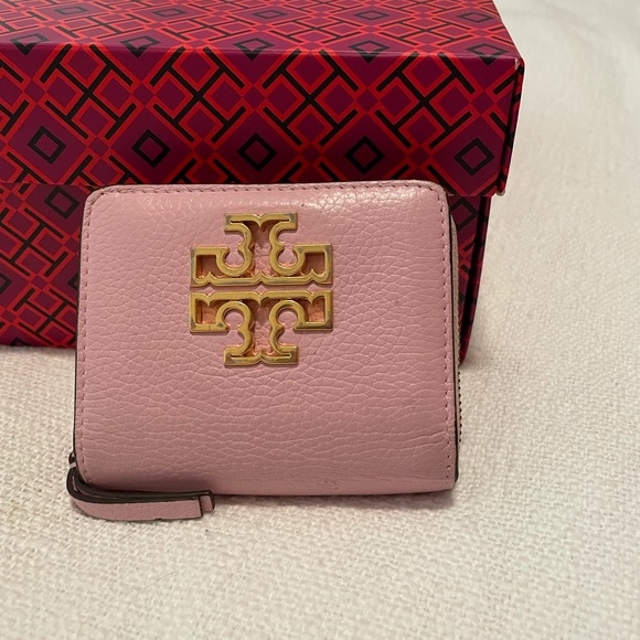 SOLD Tory Burch Kira Tote Bag Black & Gold - Picture 12 of 14